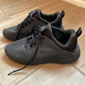 Nike tennis shoes